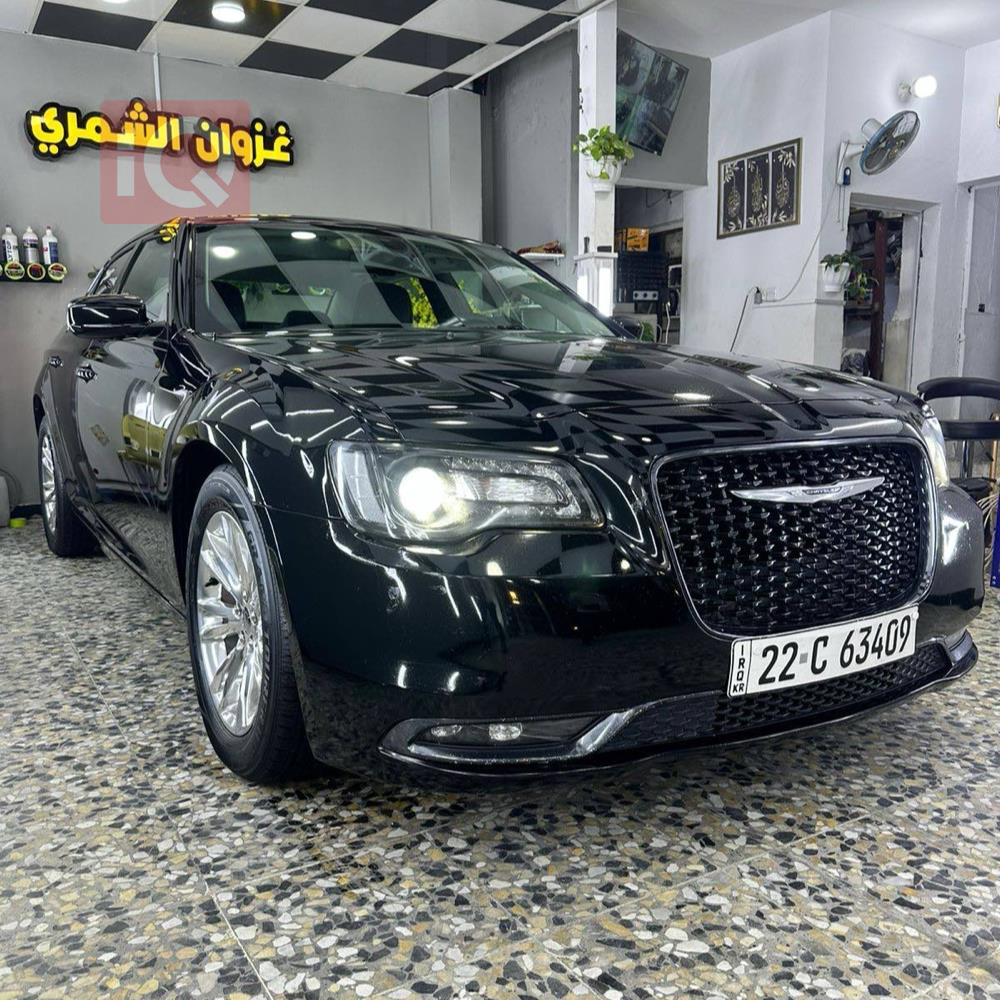 کرایسلەر 300